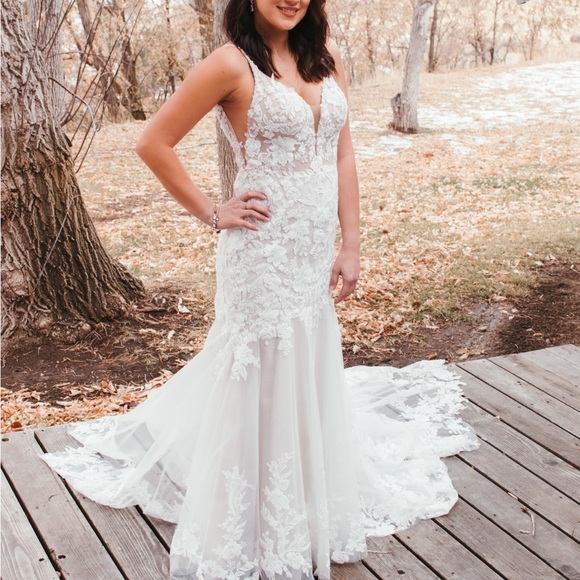 Beautiful wedding dress. - Picture 3 of 4